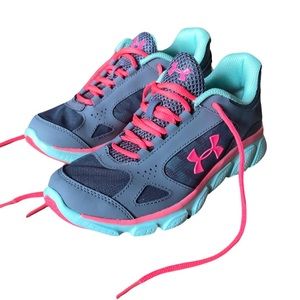 UNDER ARMOUR SNEAKER *NEW IN BOX*